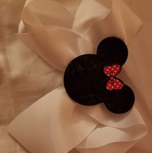 Minnie mouse bow
